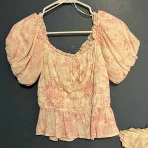 Francesca's Collections Pink Floral Puff Sleeve Blouse